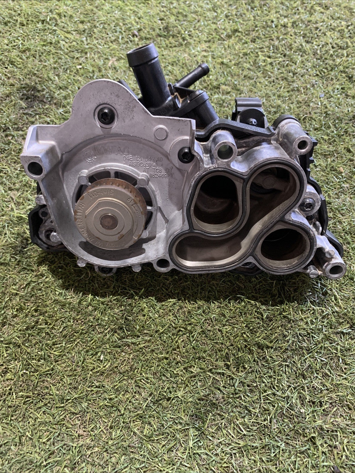 Pompa Acqua Refrigerate Volkswagen T-Roc 1.0 Turbo Benzina DKR 04C121600CC