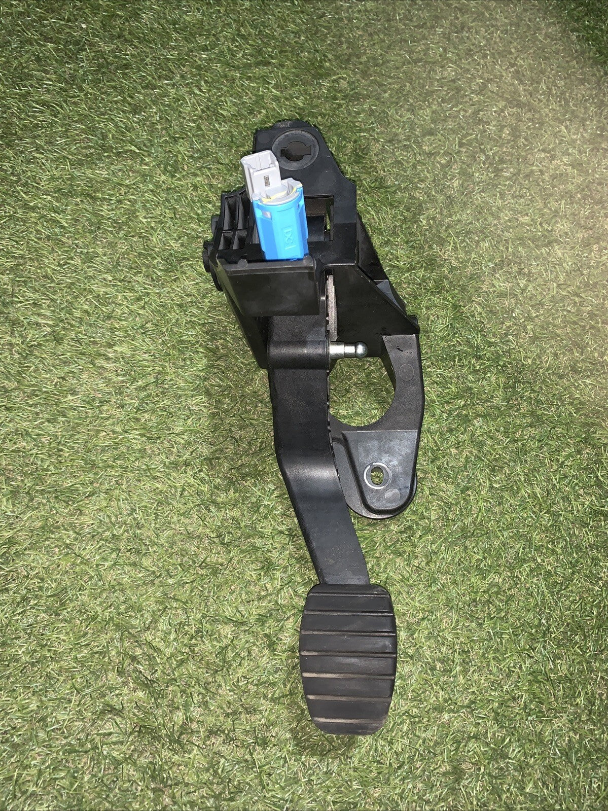 PEDALE FRIZIONE RENAULT TWINGO III 1.0 BENZINA 2014-2019 465030341R A4532900500