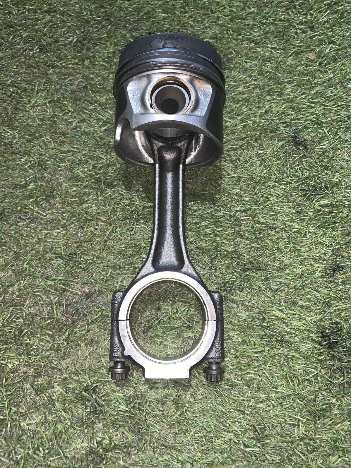 038JV400 PISTONE BIELLA MOTORE AUDI A4 2.0 D (2009) (1)