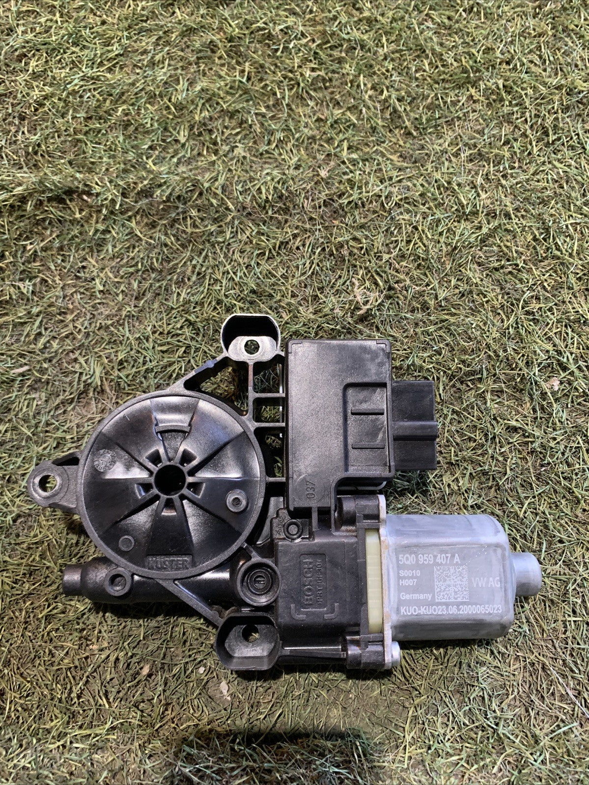 Motorino Alzavetro Posteriore Sinistro Volkswagen Tiguan 2020 5Q0959407A
