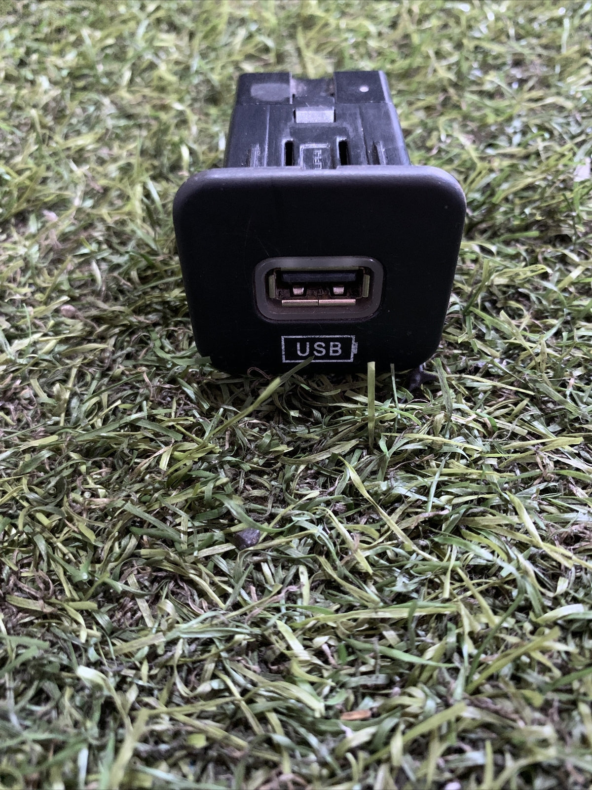 735722609 PORTA USB CENTRALE FIAT 500 X