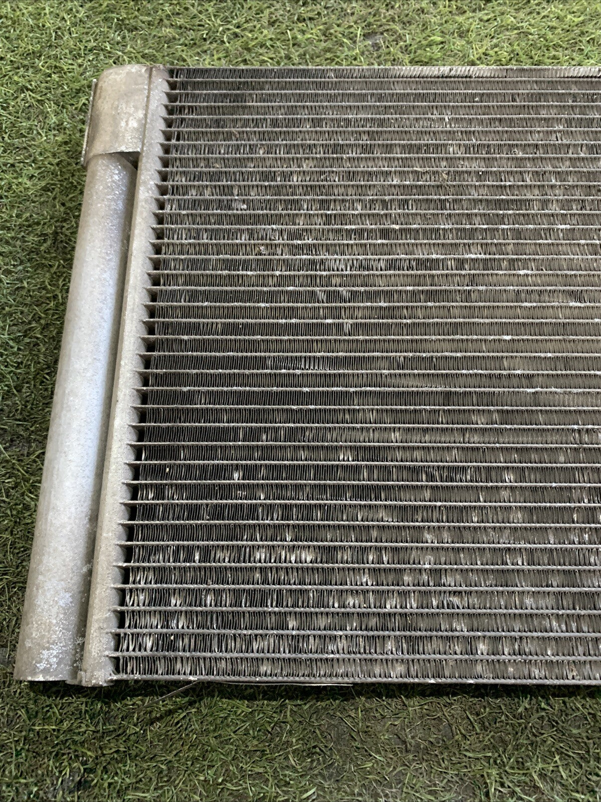 CONDENSATORE ARIA CONDIZIONATA FIAT GRANDE PUNTO 55700406 1.2 BENZINA (3)