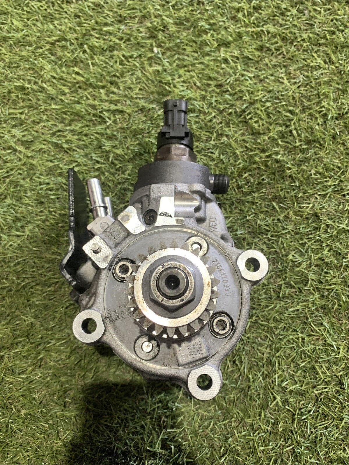 Pompa Iniezione Bosch Renault Trafic 2024 2.0 Diesel 0445011500