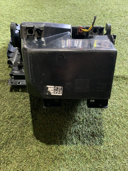 CASSETTO PORTA OGGETTI PER JEEP Avenger Serie 07357705310 (22>)