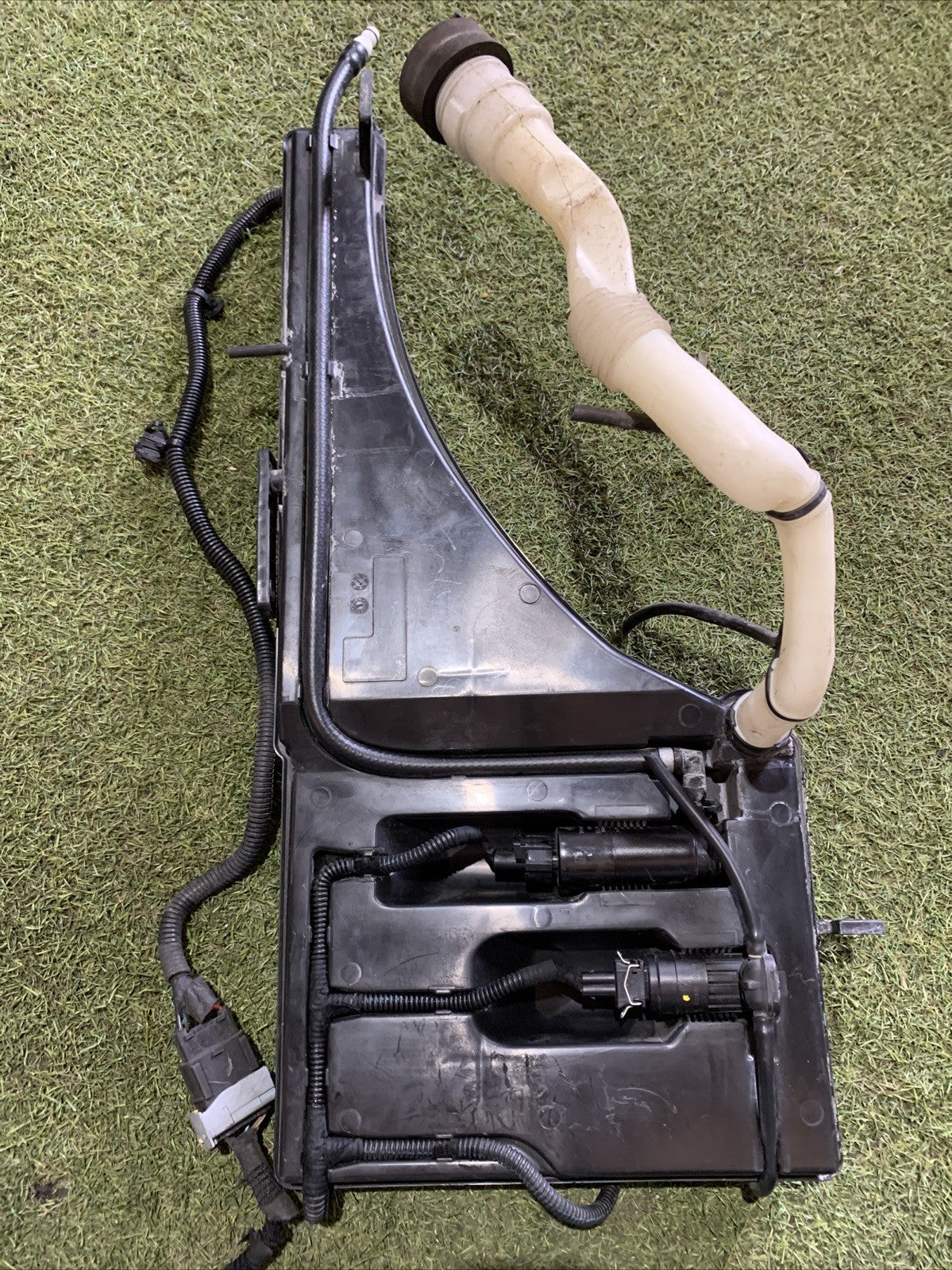 Vaschetta Acqua Tergicristalli Maserati Levante 670032343