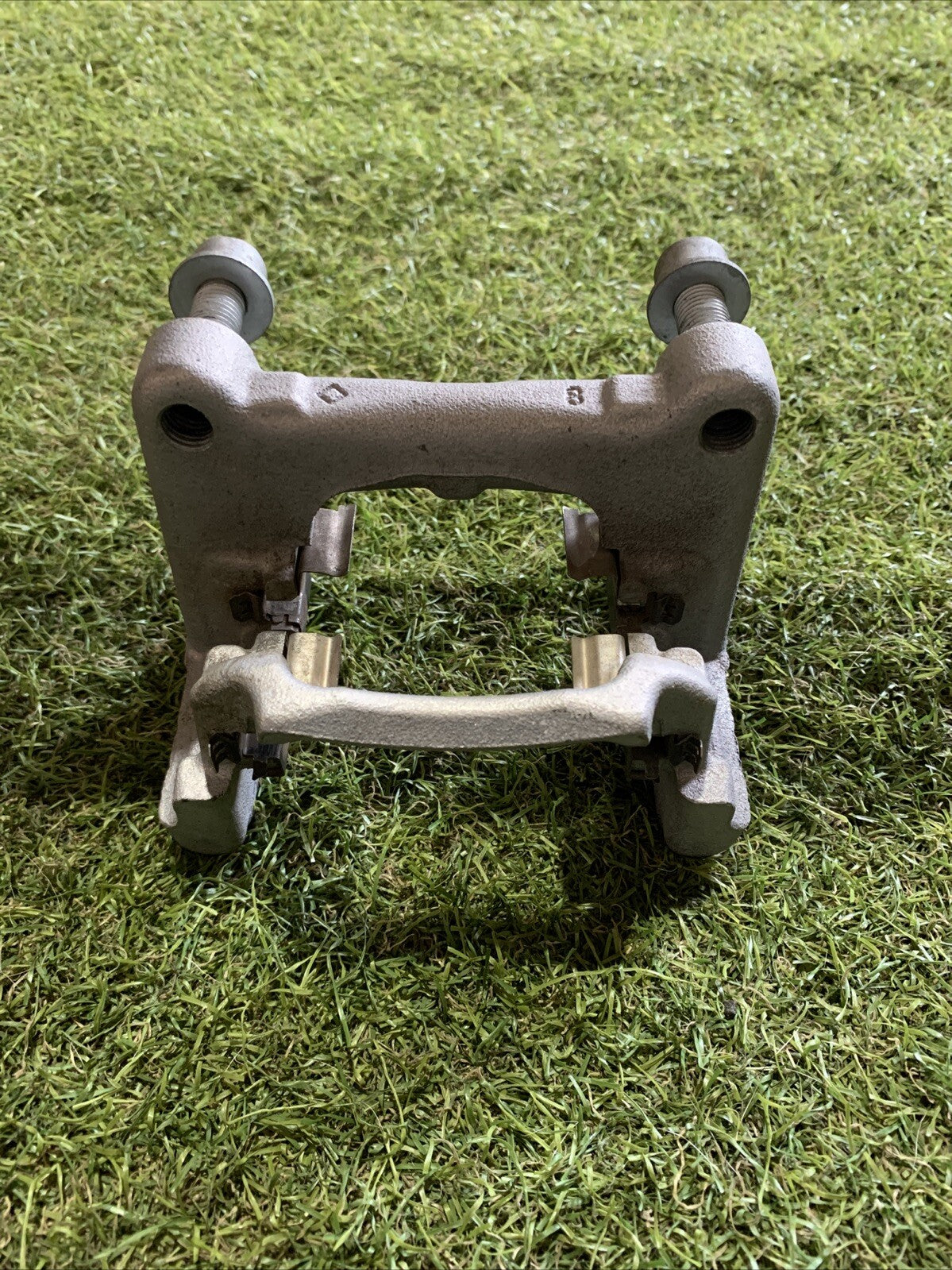 Porta Pinza Freno Posteriore Sinistra Peugeot 2008 2022 1643574580