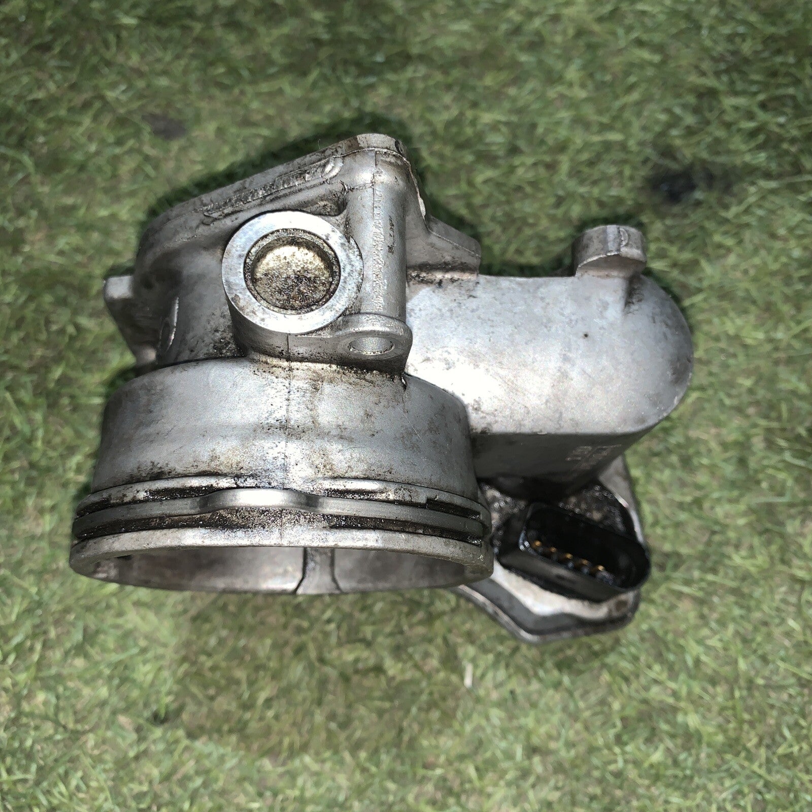 Corpo farfallato valvola VOLKSWAGEN PASSAT 2.0 tdi codice ricambio: 03G128063B