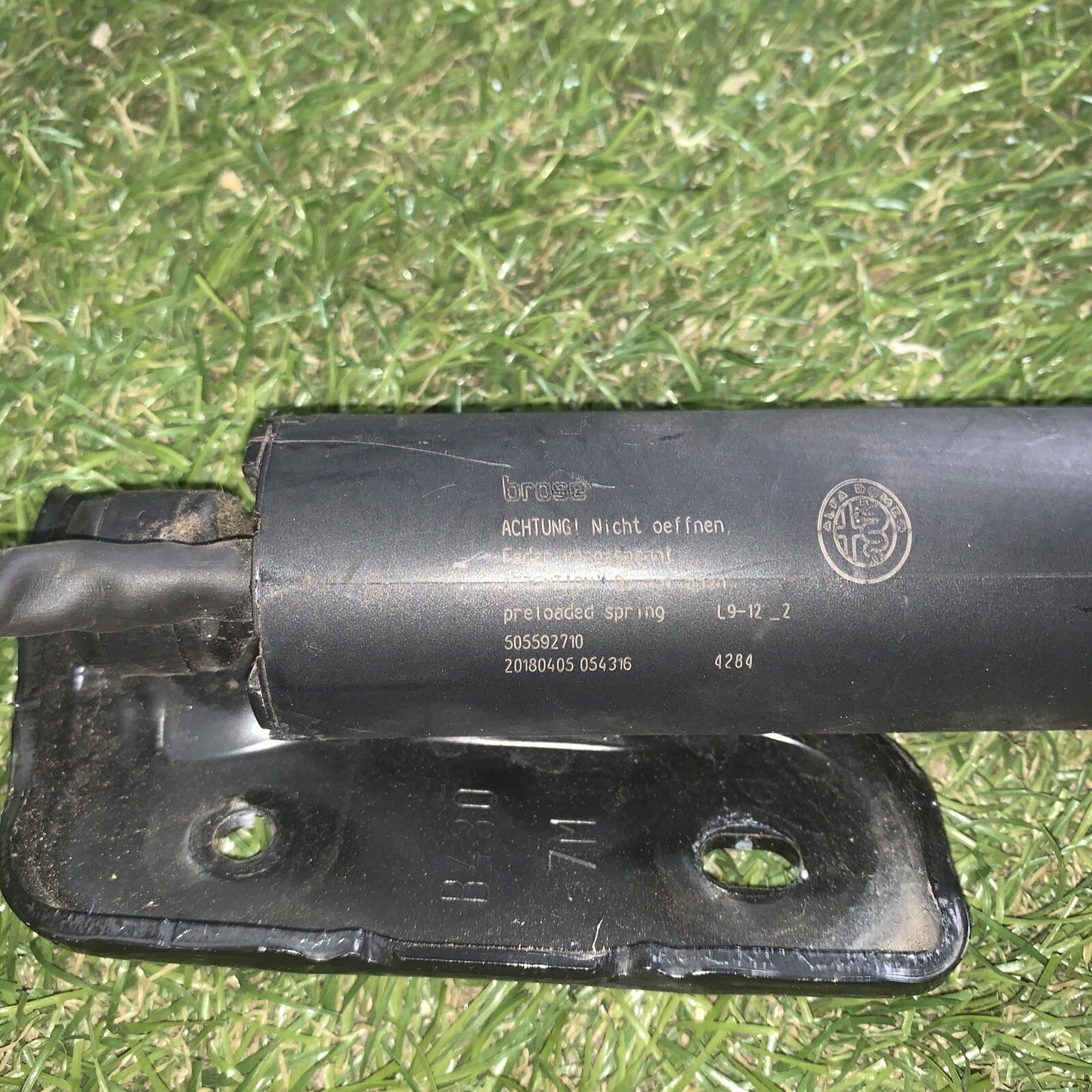 RICAMBI USATI 505592710 PISTONCINI COFANO POST. ALFA ROMEO Stelvio Serie  604244