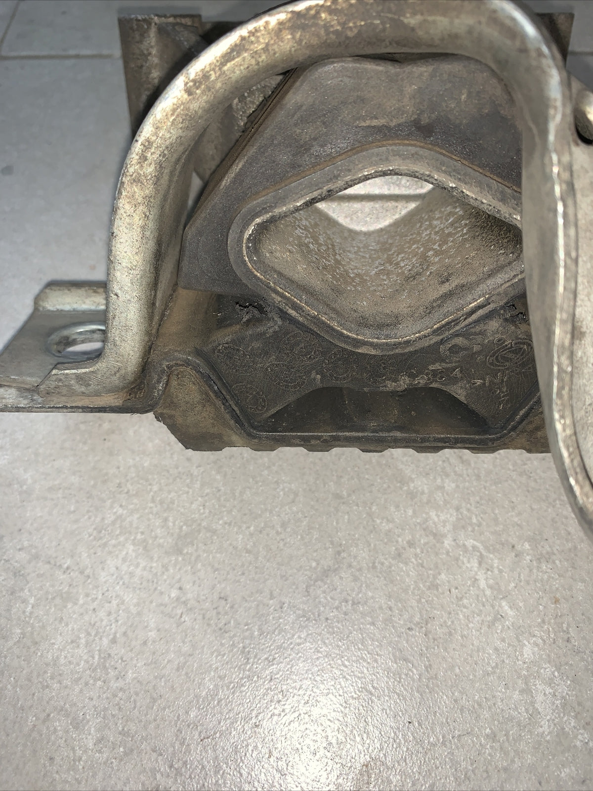 SUPPORTO MOTORE ANTERIORE DESTRO ORIGINALE FIAT 500 PANDA 1,3 MULTIJET 51730868