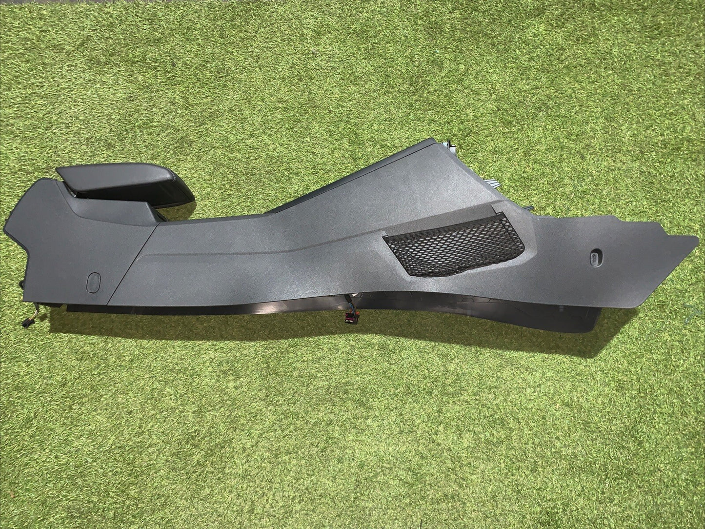 Tunnel Centrale Volkswagen Golf 8R 5H1863241A