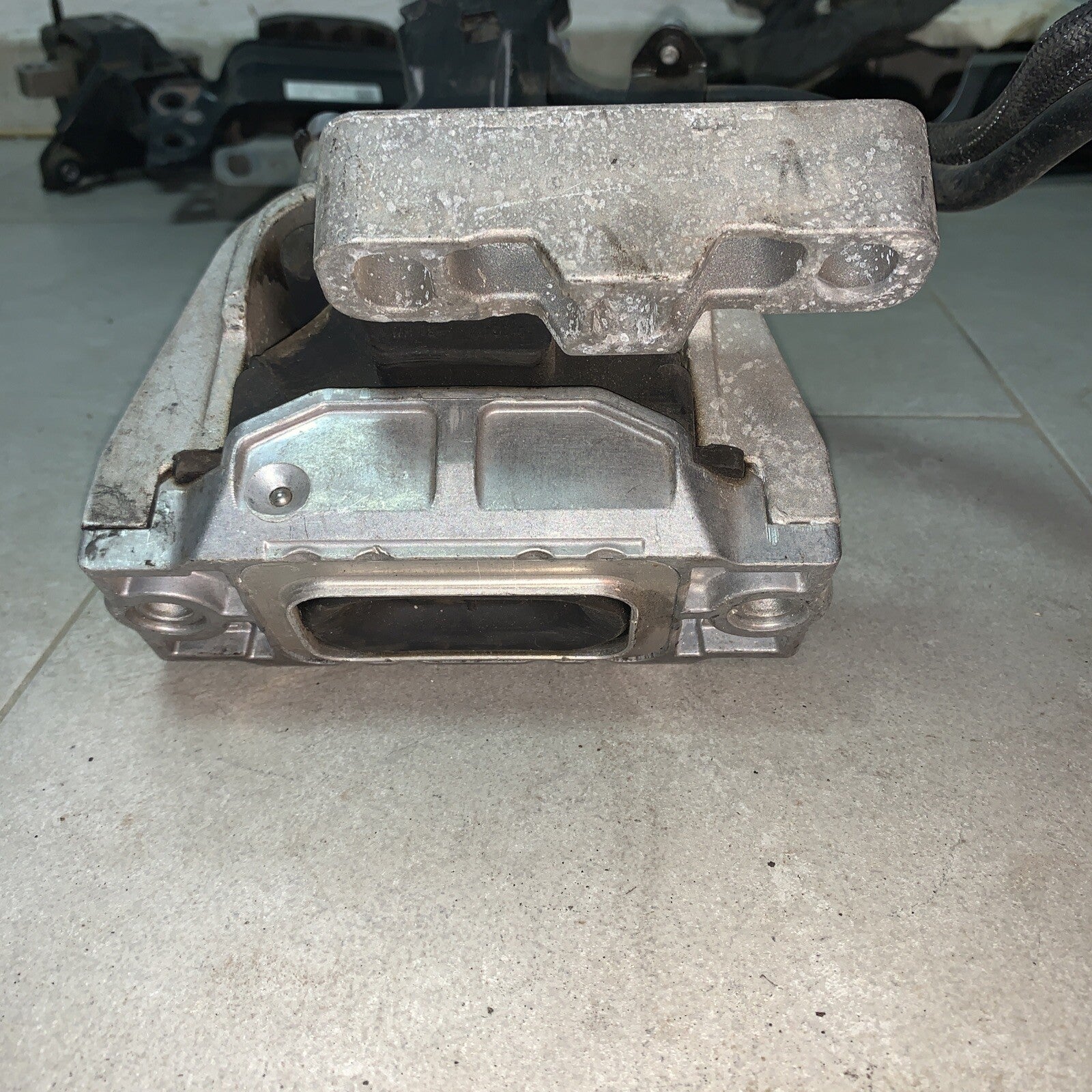 SUPPORTO MOTORE VOLKSWAGEN Tiguan 2° Serie 5N0199262L Diesel 2000