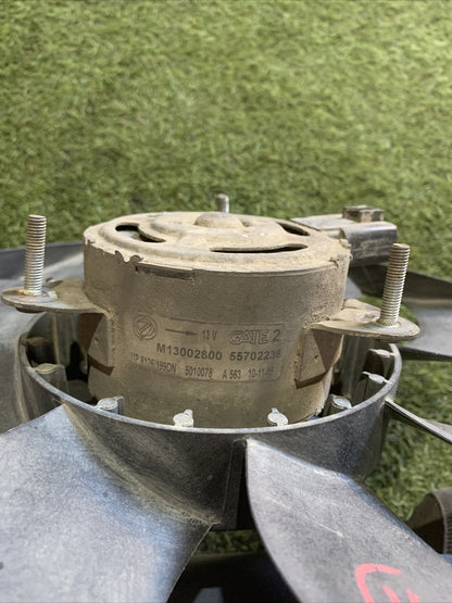 Ventola radiatore fiat Grande Punto 2005 1.3 55702236