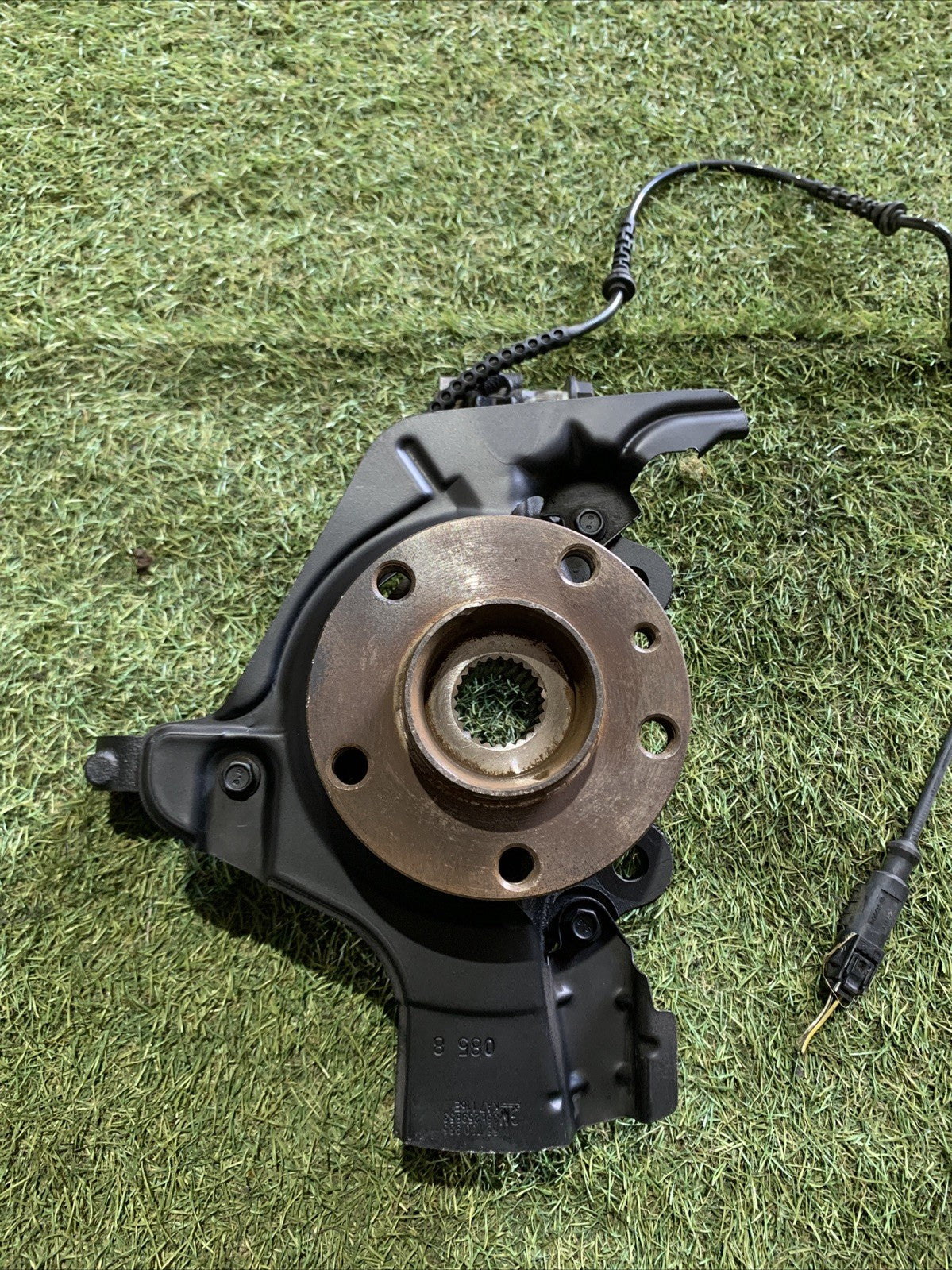 Mozzo Montante Fusello Anteriore Destro Fiat 500L 1.3 MJT  51910431