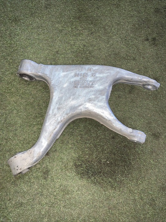 BRACCIO OSCILANTE POSTERIORE INFERIORE DESTRO AUDI A4 ANNO 2013 8K0505312J