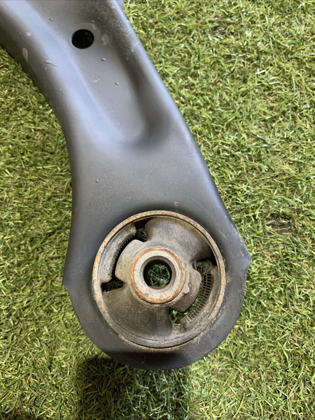 BRACCIO OSCILLANTE ANTERIORE SINISTRO PER KIA Sportage Serie 54500-F1000 (16>21