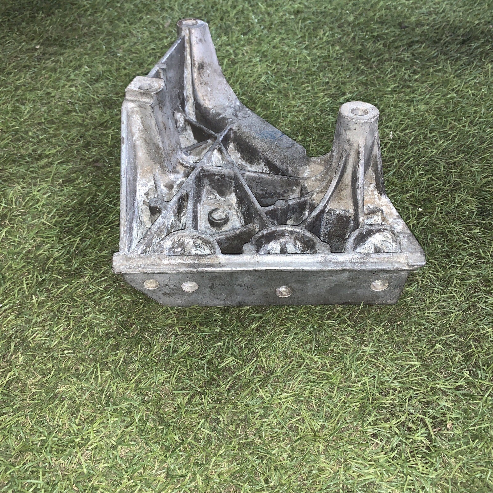 SUPPORTO MOTORE VOLKSWAGEN Polo 5° Serie 03L199207A diesel 1598 (0917) 1004907