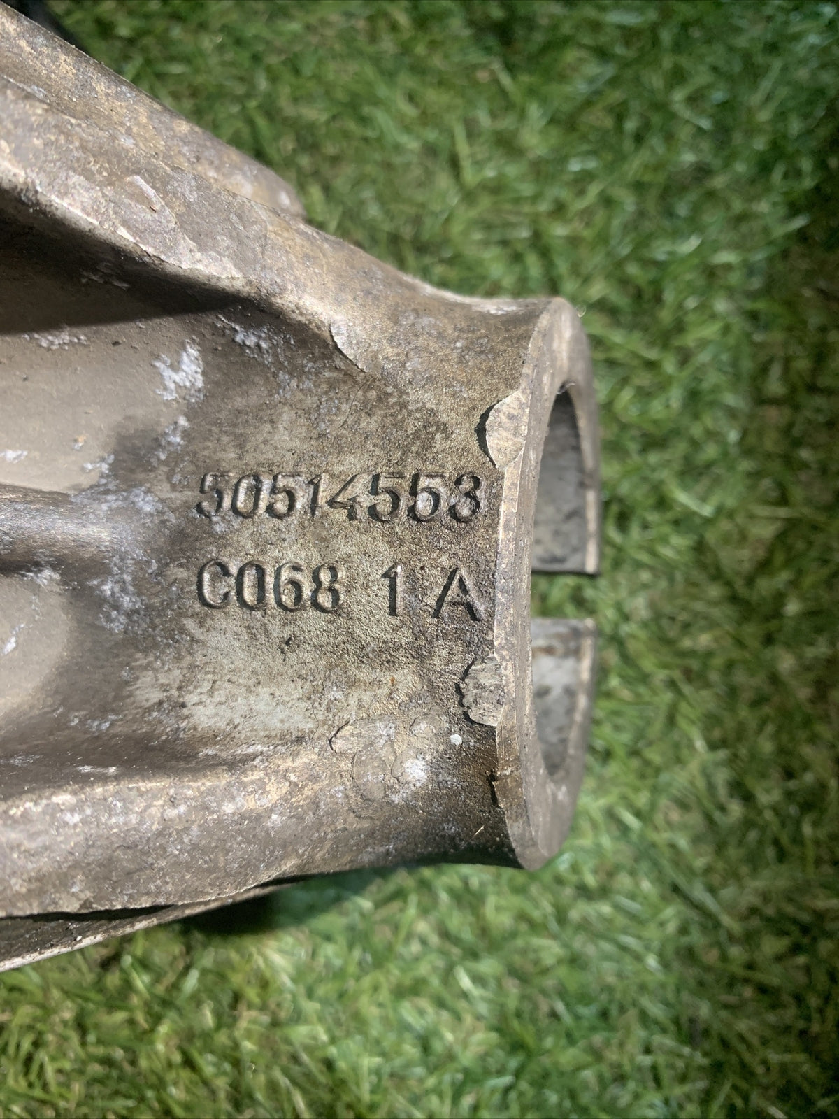 FUSELLO MOZZO MONTANTE ANTERIORE SINISTRO SX ALFA ROMEO GIULIETTA 1.6D 50514553