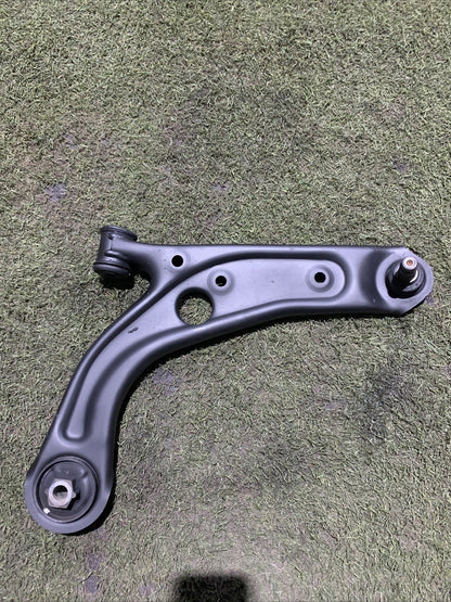 BRACCIO OSCILLANTE ANTERIORE DESTRO LANCIA YPSILON DAL 2012 00520139610