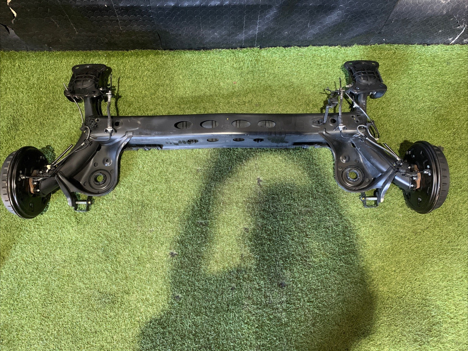 Ponte Assale Posteriore A Tamburi VOLKSWAGEN POLO 2023 2Q0501053BP