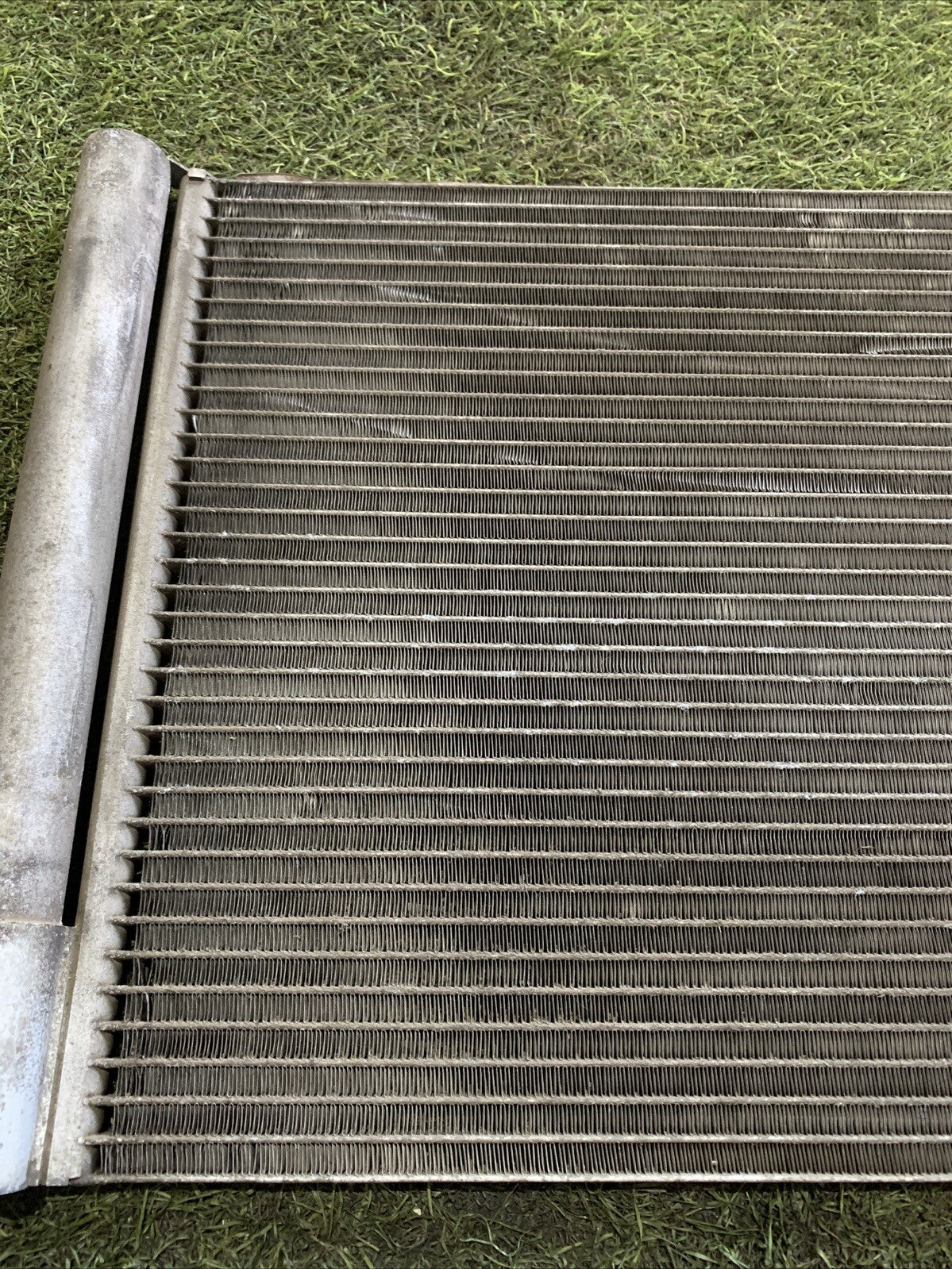 CONDENSATORE ARIA CONDIZIONATA FIAT GRANDE PUNTO 55700406 1.2 BENZINA (3)