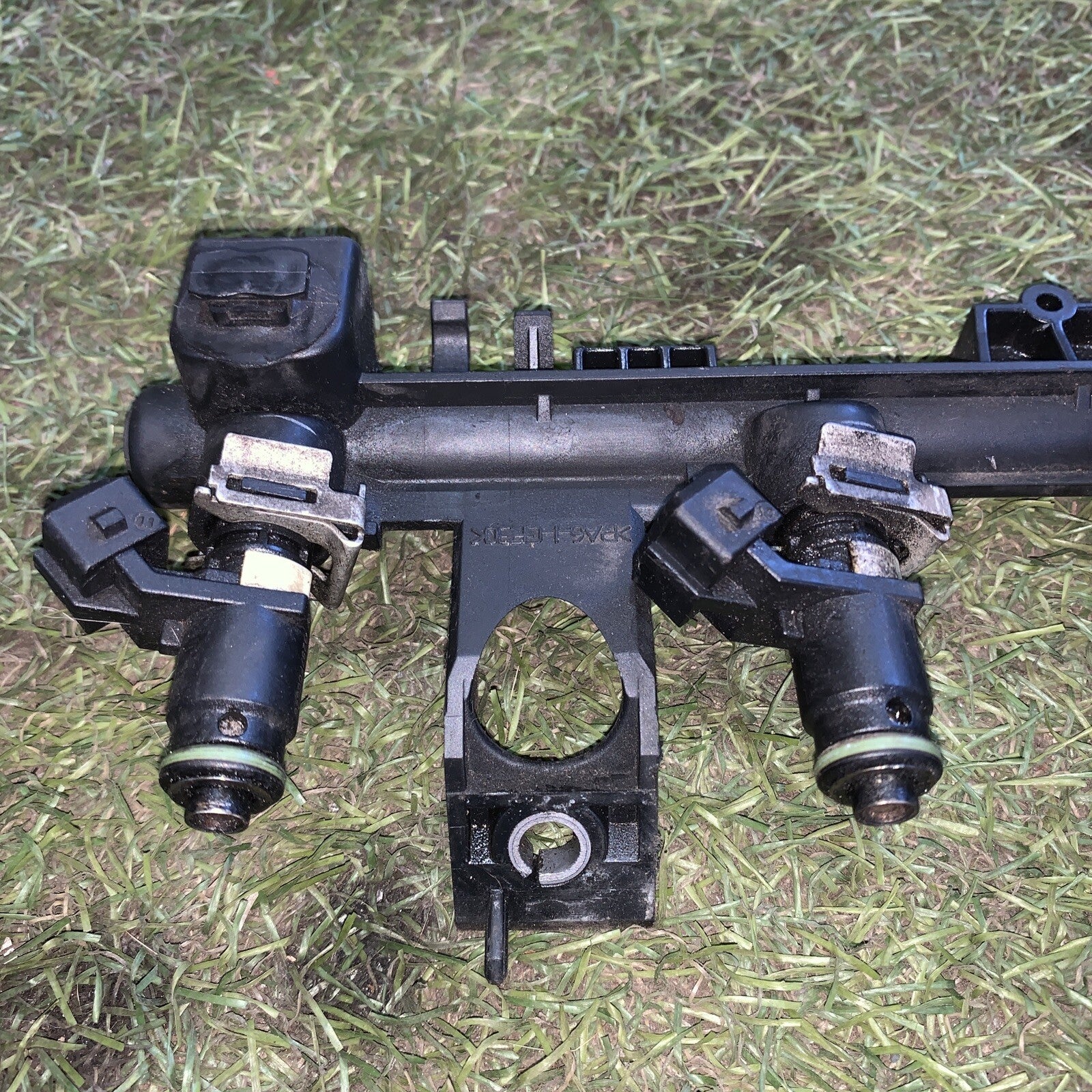 8200604620 TUBO INIEZIONE CON SERIE INIETTORI BENZINA RENAULT CLIO 1.2 3 SERIE