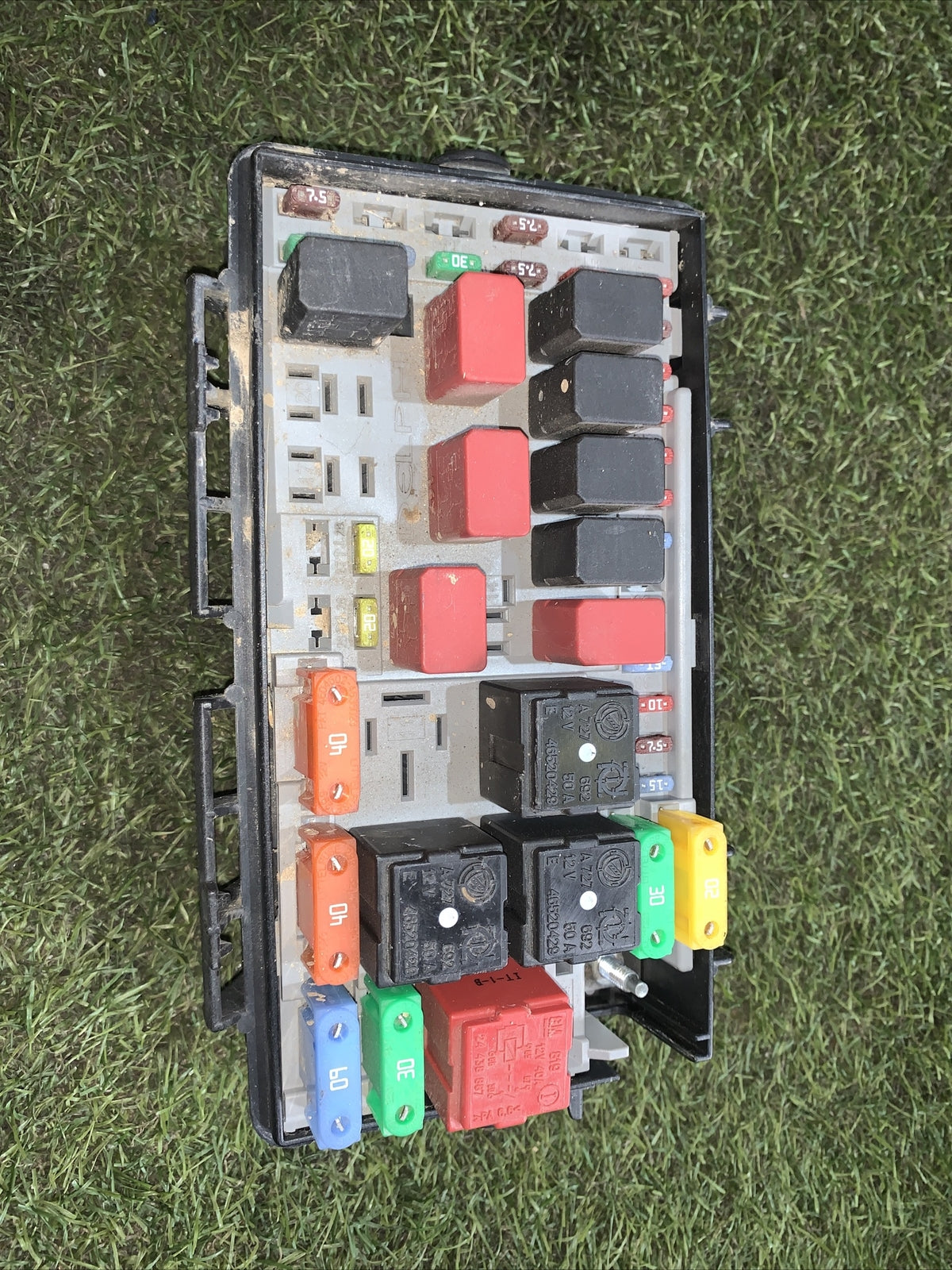 51736451 CENTRALINA SCATOLA PORTA FUSIBILI FIAT GRANDE PUNTO 1.2 B