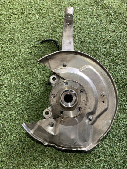 MOZZO MONTANTE FUSELLO ANTERIORE SINISTRO VOLVO XC60 2025 2.0 HYBRID 32298139