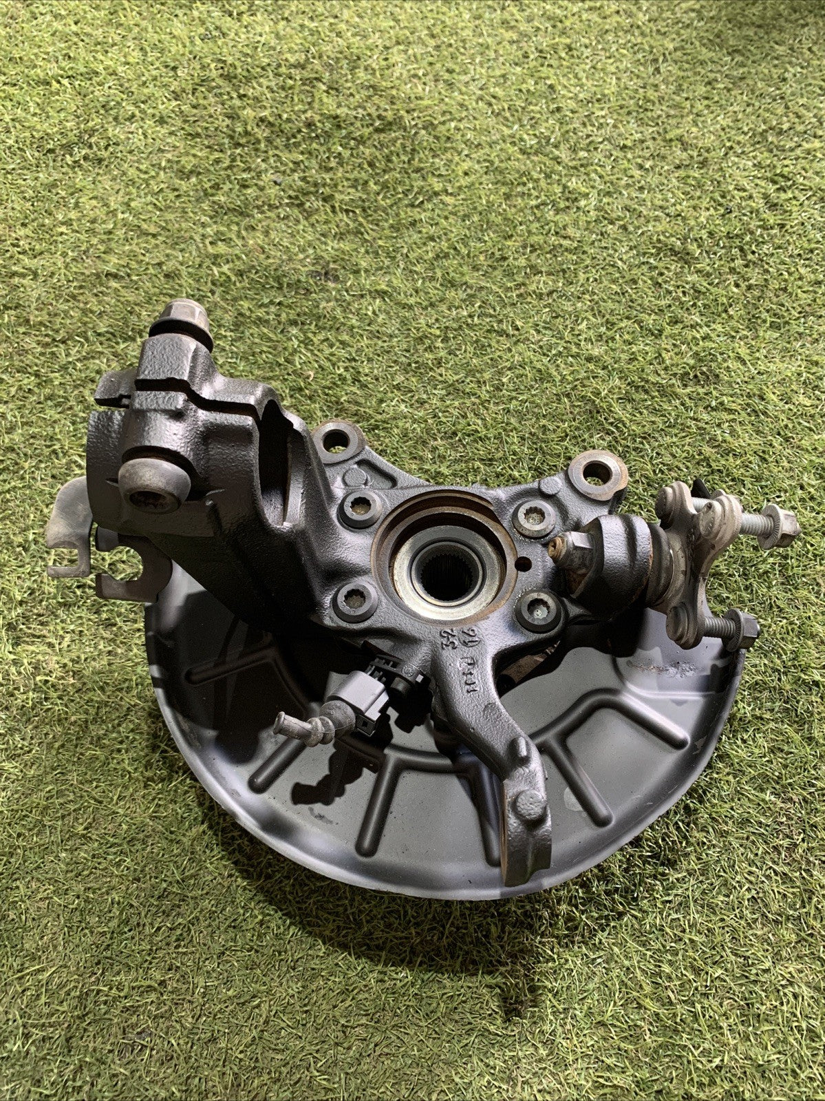 Mozzo Montante Fusello Anteriore Sinistro Audi Q3 8UB 2014-2018 2.0 Diesel