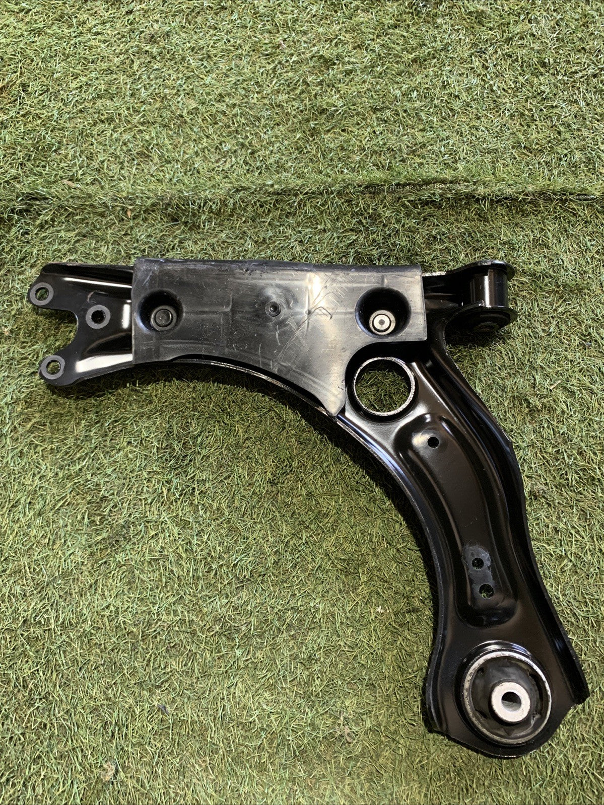 Braccio Oscilante Anteriore Destro Volkswagen Polo 2024 1.0 Benzina 2Q0407152D