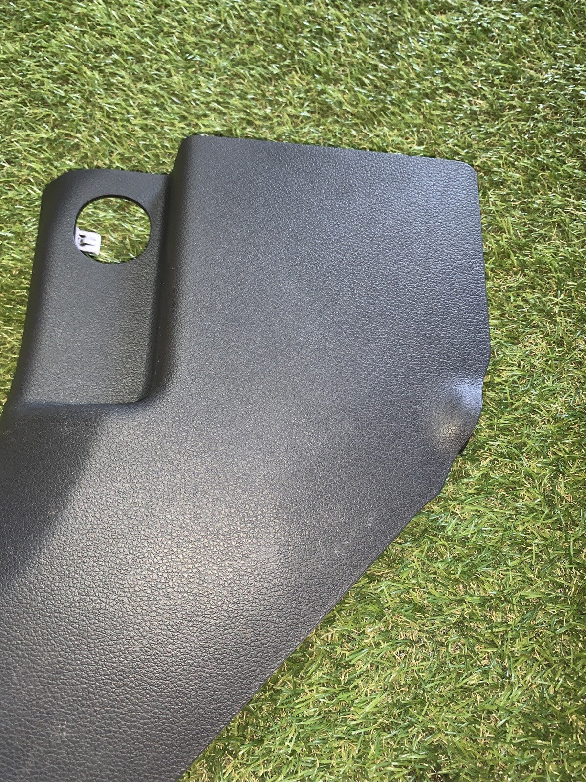 Rivestimento Battitacco Anteriore Sinistro Kia Sportage 2023 85825-R2000