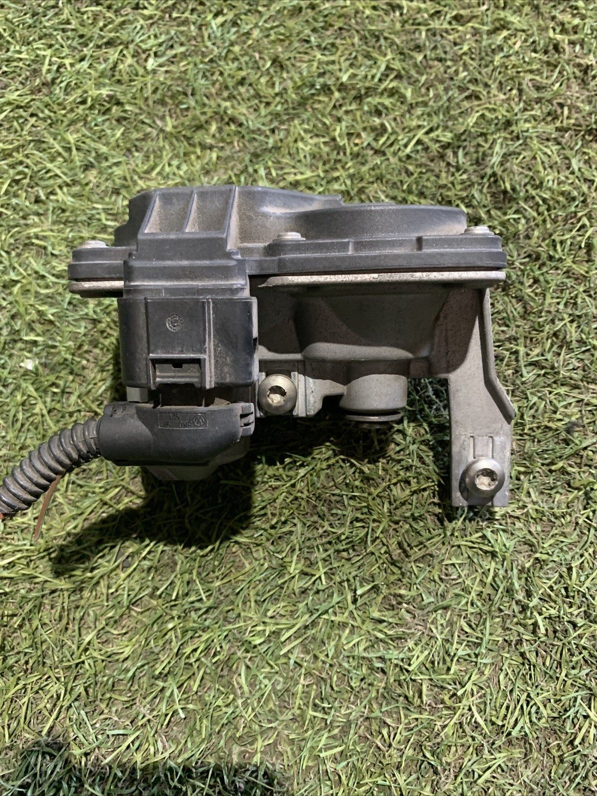MOTORINO ATTUATORE VALVOLA DI SCARICO VOLKSWAGEN GOLF 7 1.6 5Q0253691J