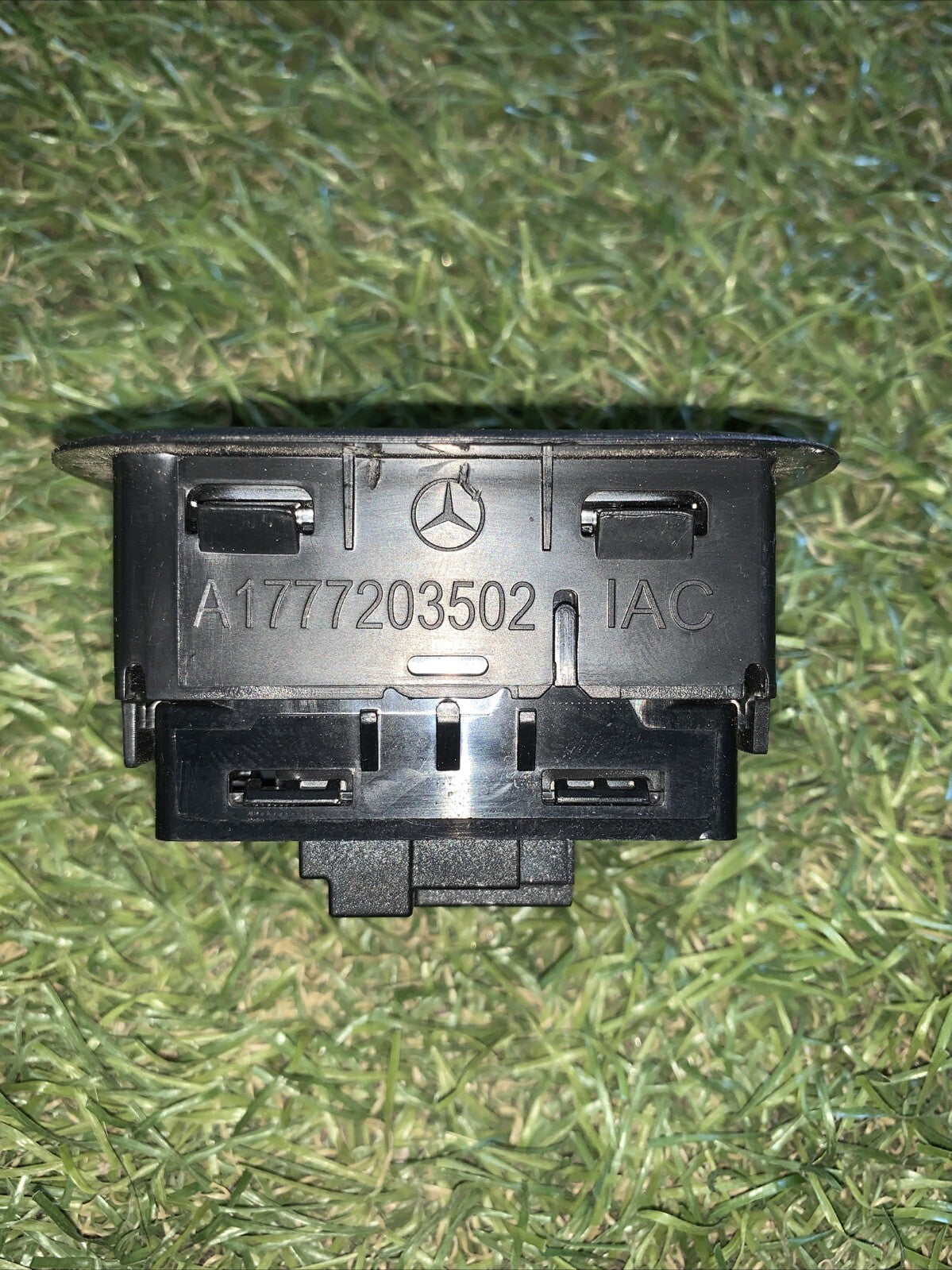 Interruttore Alzavetro Posteriore Destro Mercedes Classe A W177 A1777203502