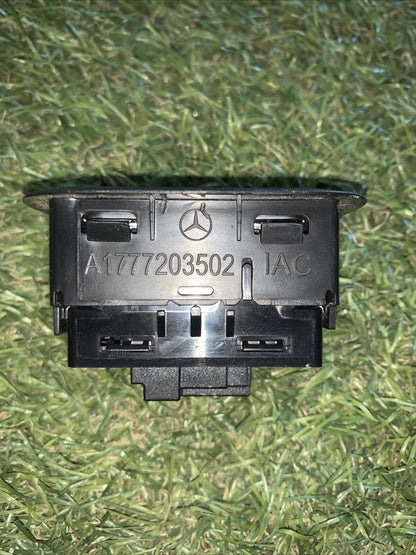 Interruttore Alzavetro Posteriore Destro Mercedes Classe A W177 A1777203502