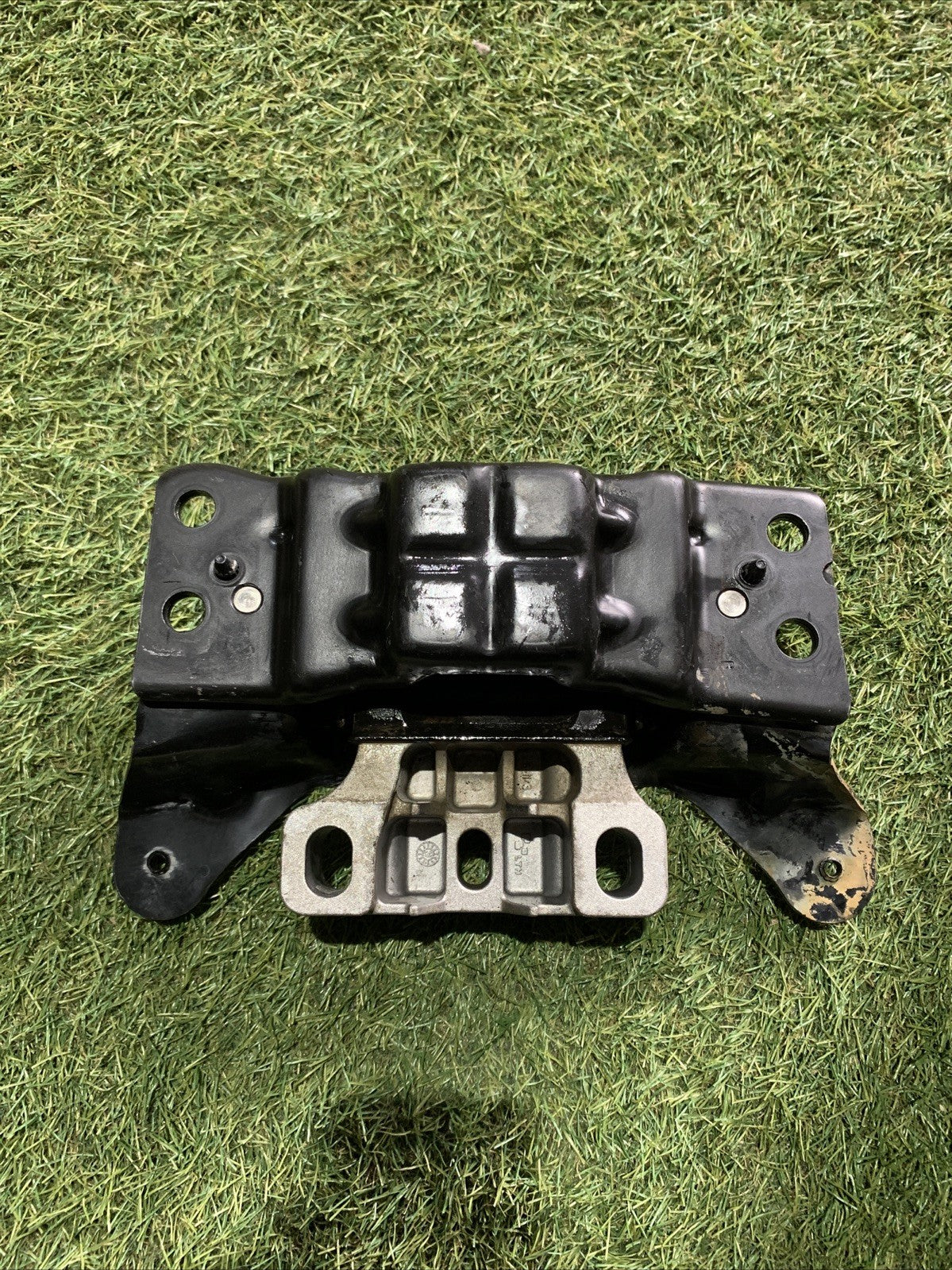 SUPPORTO MOTORE PER VOLKSWAGEN T-Roc Serie 5Q0199555BG Diesel 1600 (17>)