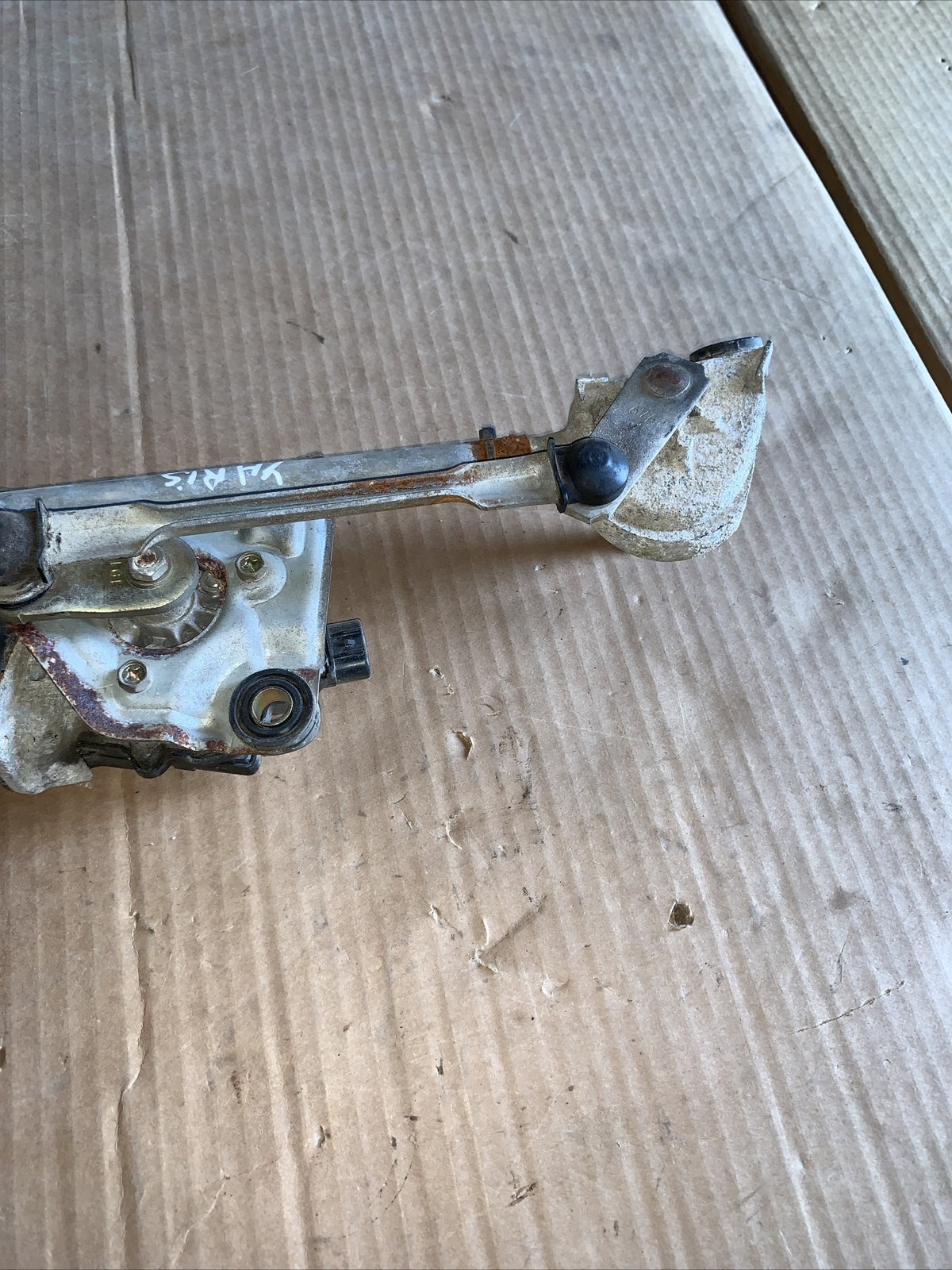 Motorino tergicristallo TOYOTA YARIS 8511052010 (2004)