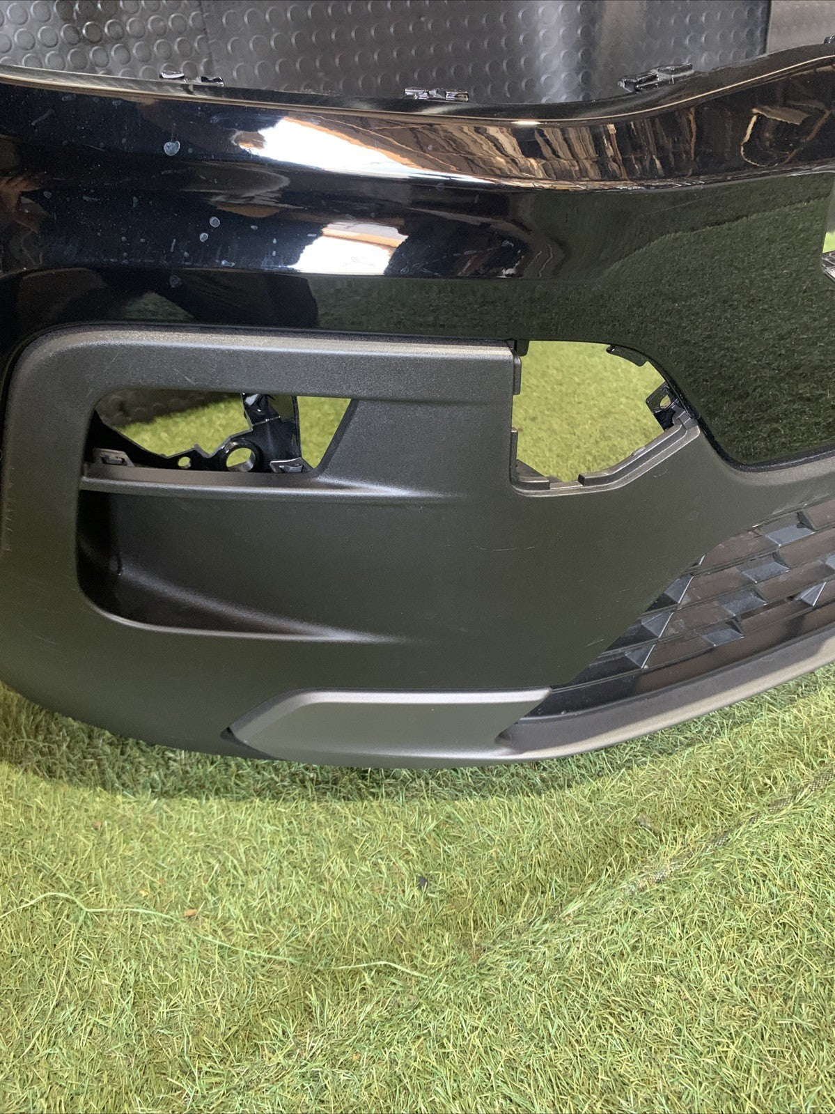 PARAURTI ANTERIORE JEEP AVENGER 2025