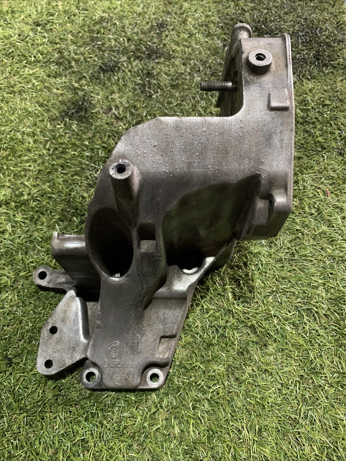 Supporto Pompa Iniezione Fiat Multipla 1.9 55183840