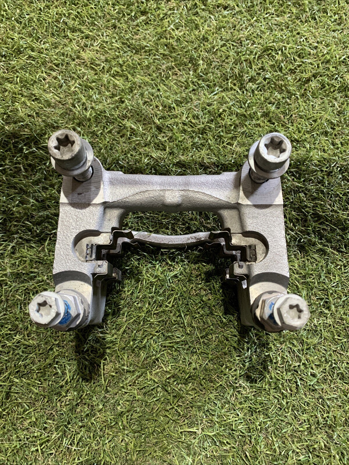 Porta Pinza Freno Posteriore Sinistra Peugeot 2008 2022 1643574580