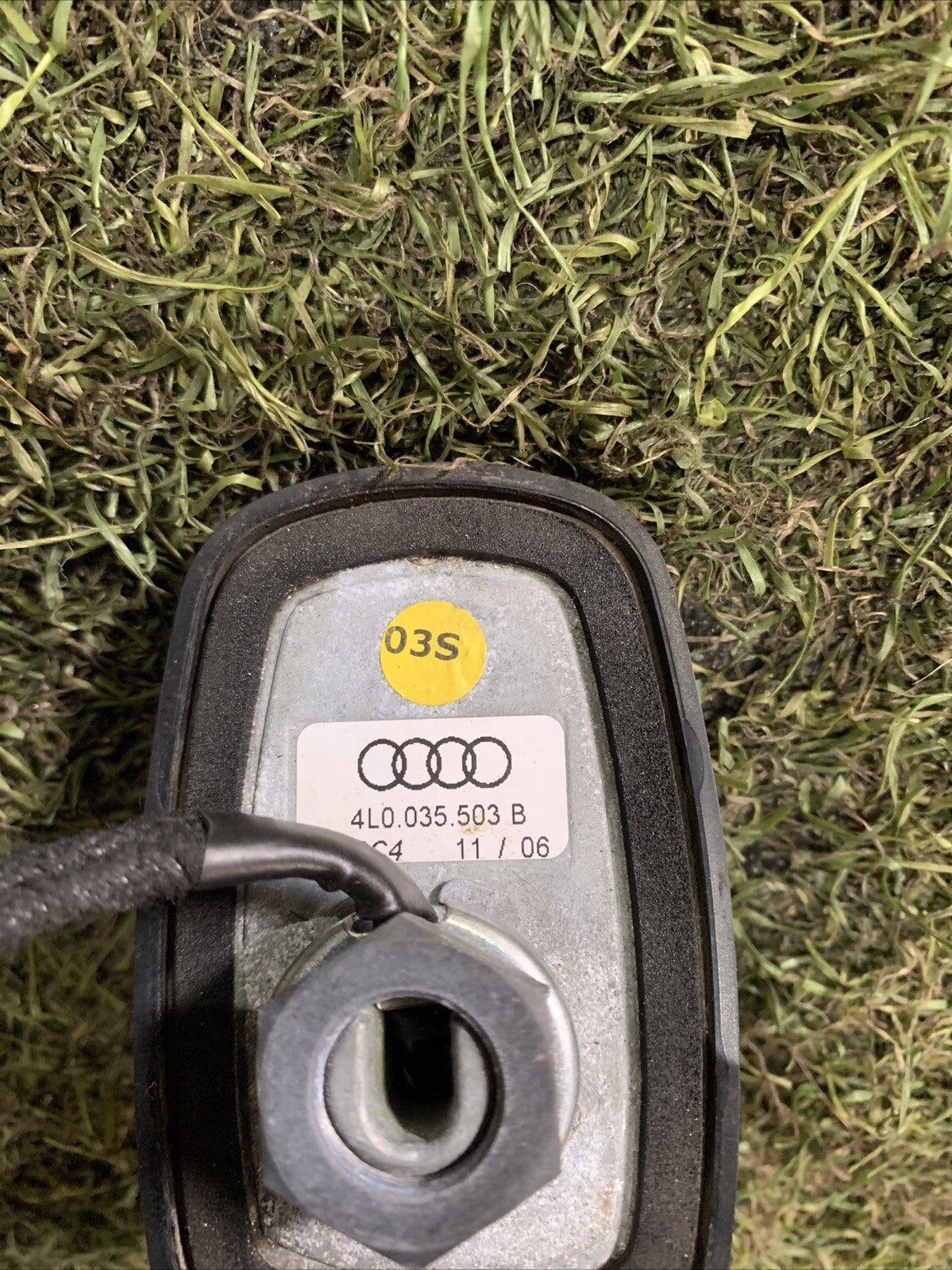 Antenna Audi Q7 2006 4L0035503B