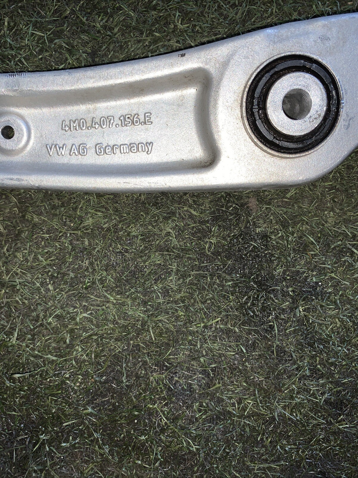 4M0407156E BRACCIO OSCILLANTE ANTERIORE INFERIORE DESTRO AUDI Q8 2020