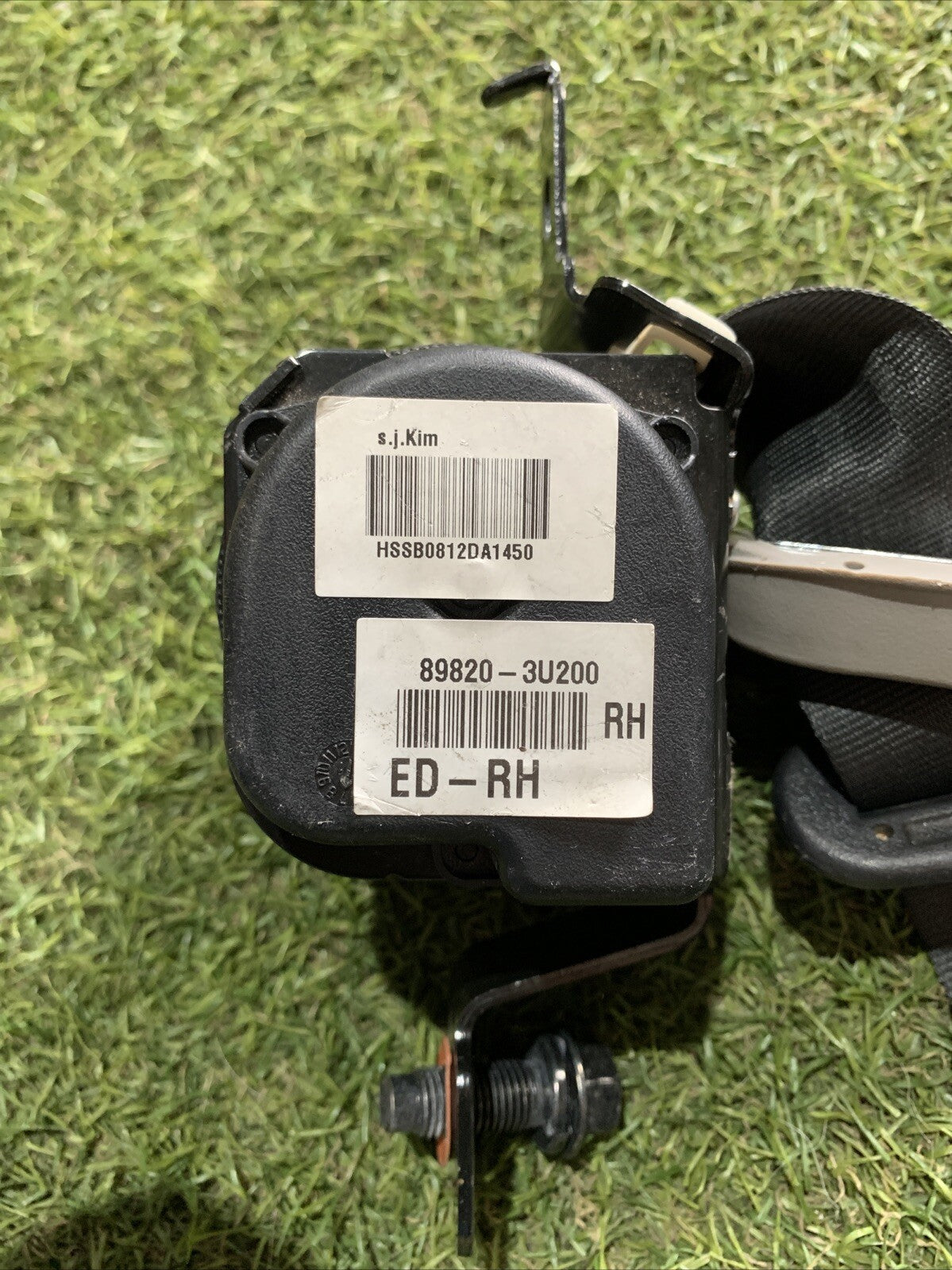 CINTURA DI SICUREZZA POSTERIORE DX PER KIA Sportage Serie 898203U200ED (10>16)