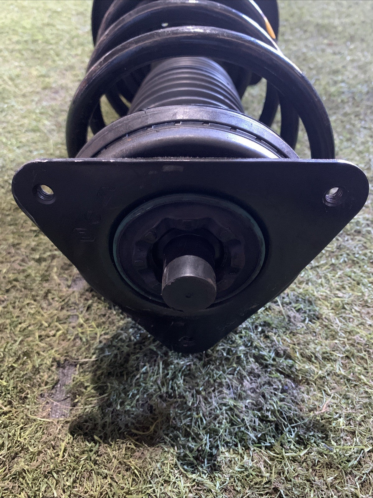 AMMORTIZZATORE ANTERIORE SINISTRO PER RENAULT Kadjar Serie 54303-HV01A (15>)