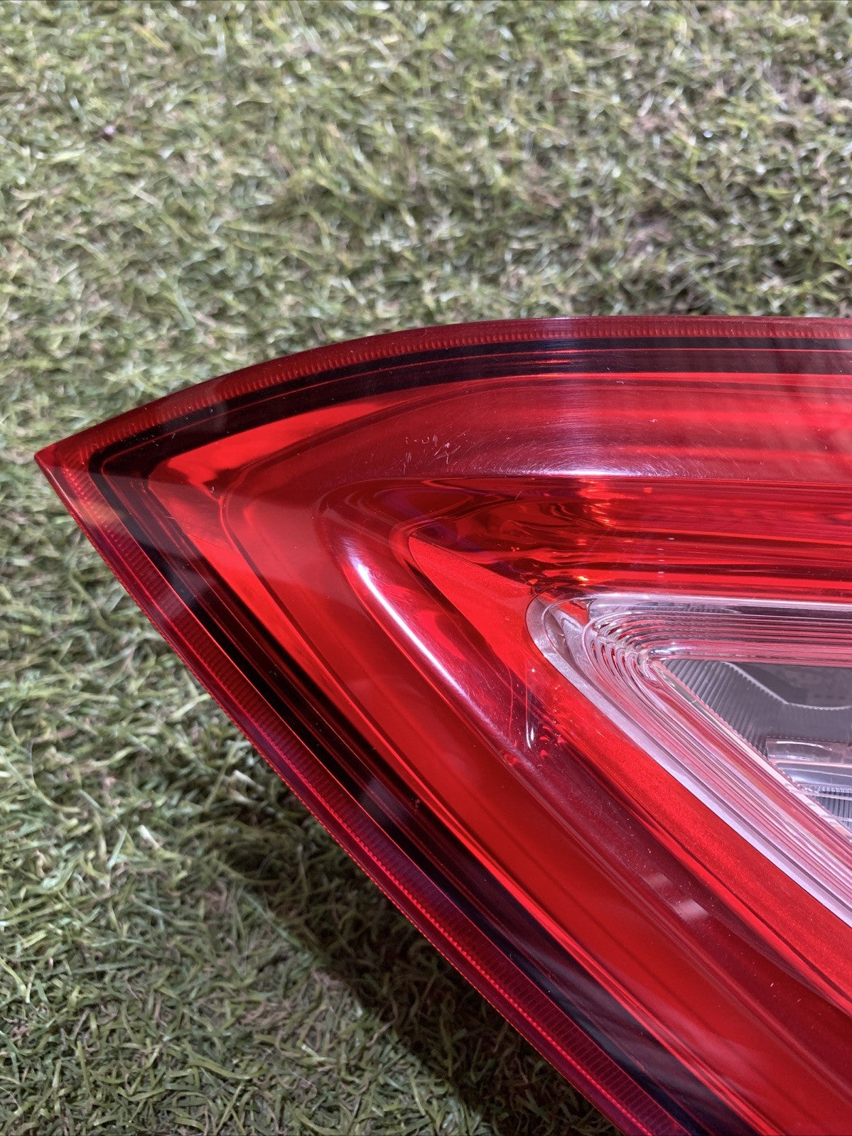 Stop Posteriore Destro Integrato nel Portello MASERATI Levante Serie (16)