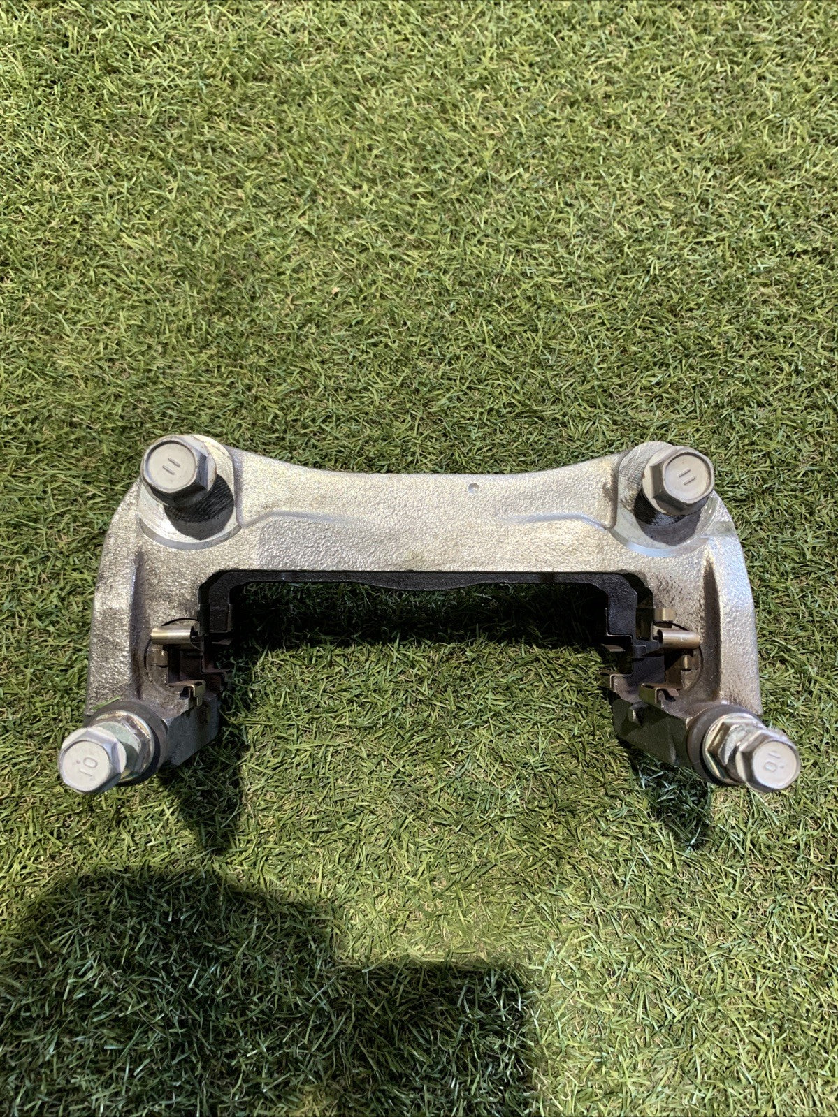 Supporto Porta Pinza Freno Anteriore Sinistra Toyota Rav 4 2019 2.5 Hybrid 