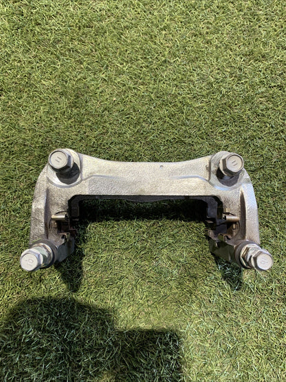 Supporto Porta Pinza Freno Anteriore Sinistra Toyota Rav 4 2019 2.5 Hybrid 