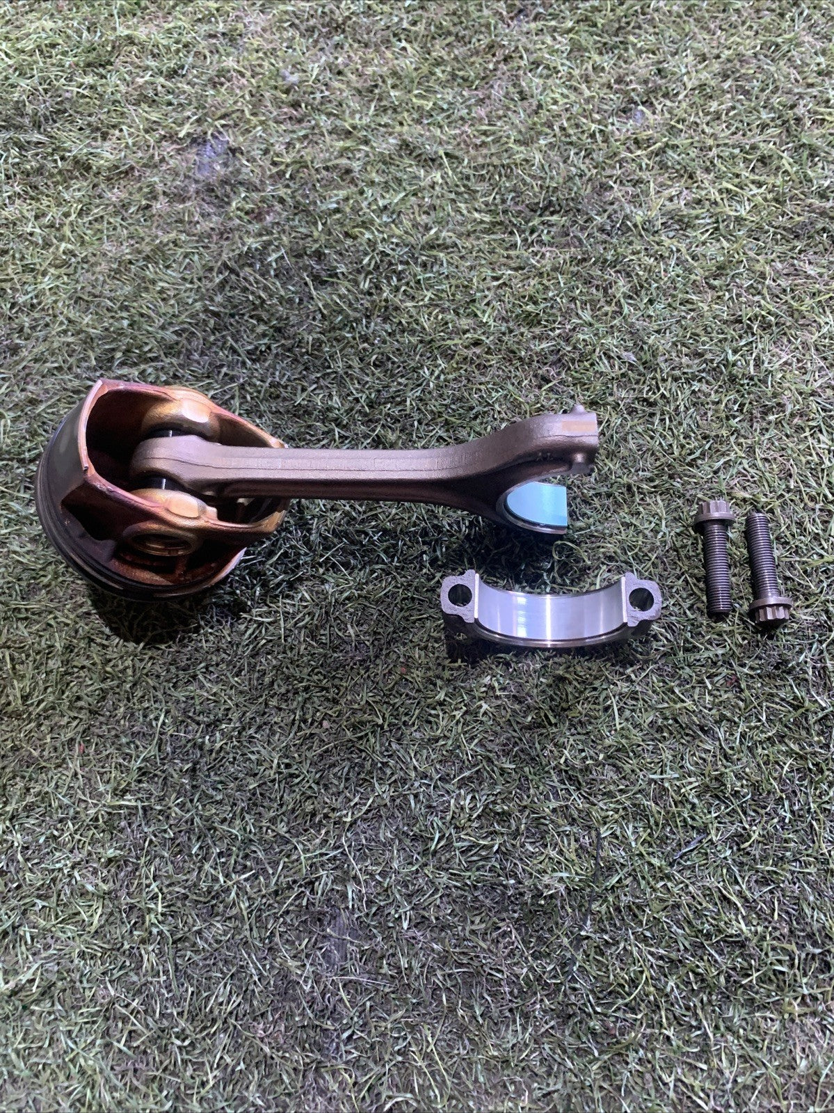 Pistone Motore Volkswagen Polo 2024 1.0 benzina DKL 04C107065AT (1)