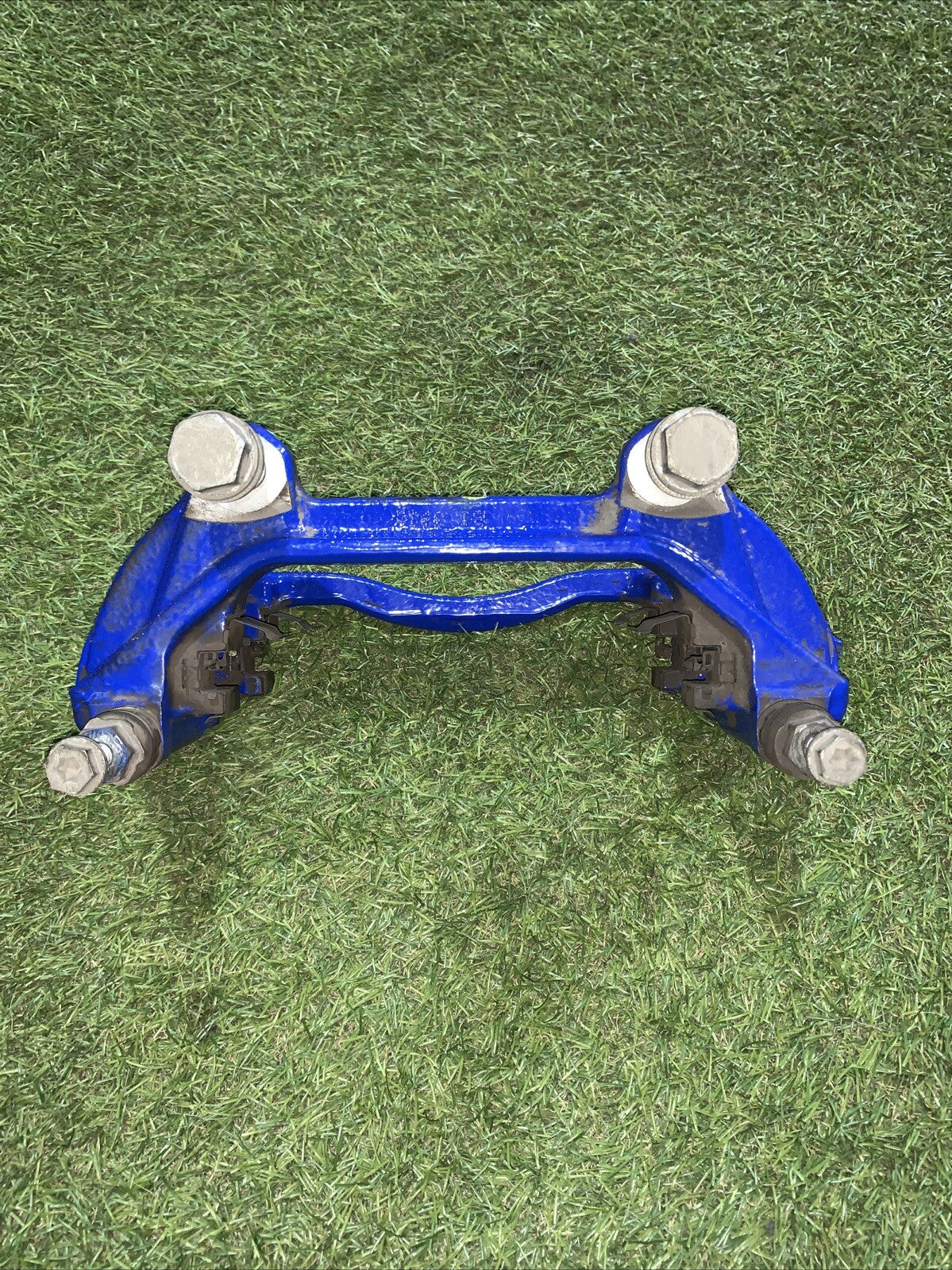 Porta Pinza Freno Anteriore Destra Volkswagen Golf 8R 2.0 Benzina