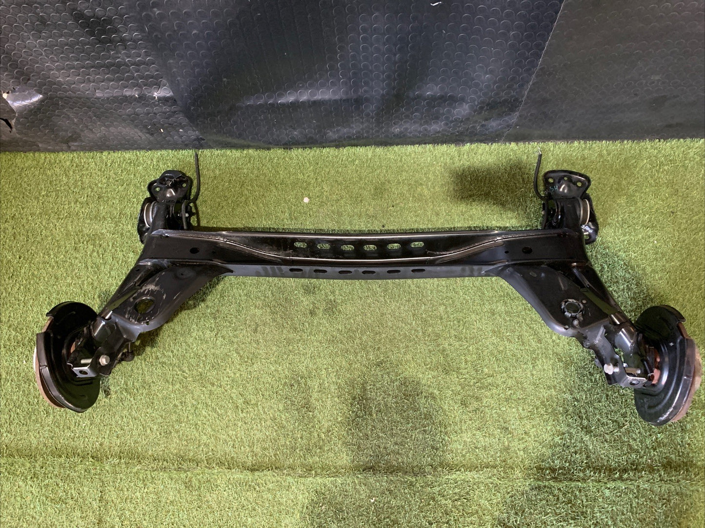 Ponte Assale Posteriore Volkswagen T-Roc 2024 5Q0501049BJ