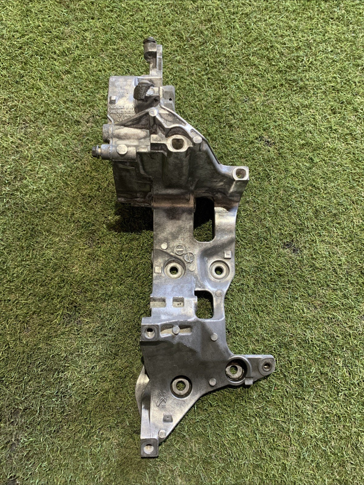 Supporto Pompa Carburante Volkswagen Golf 7 2.0 Diesel 04L903143D