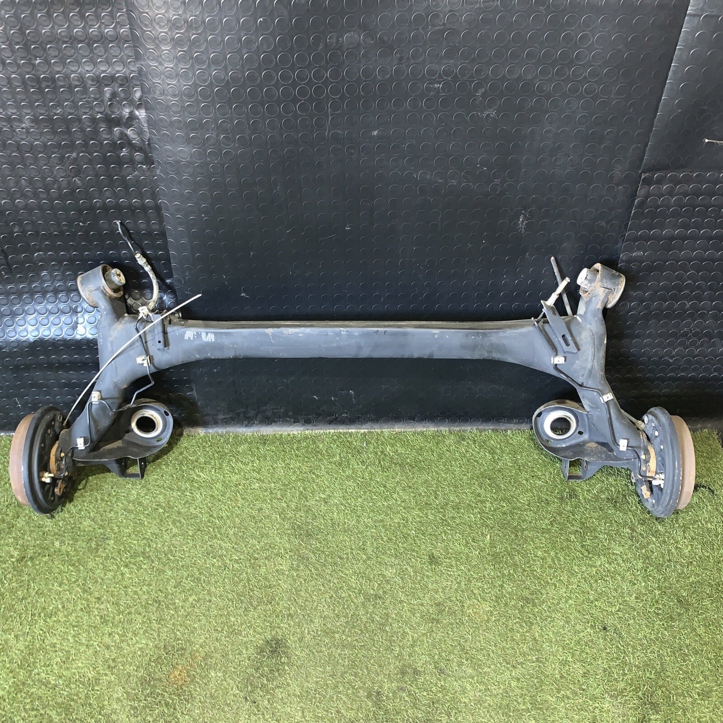 Ponte Assale Posteriore Volkswagen Polo 9N Con Freni A Tamburo